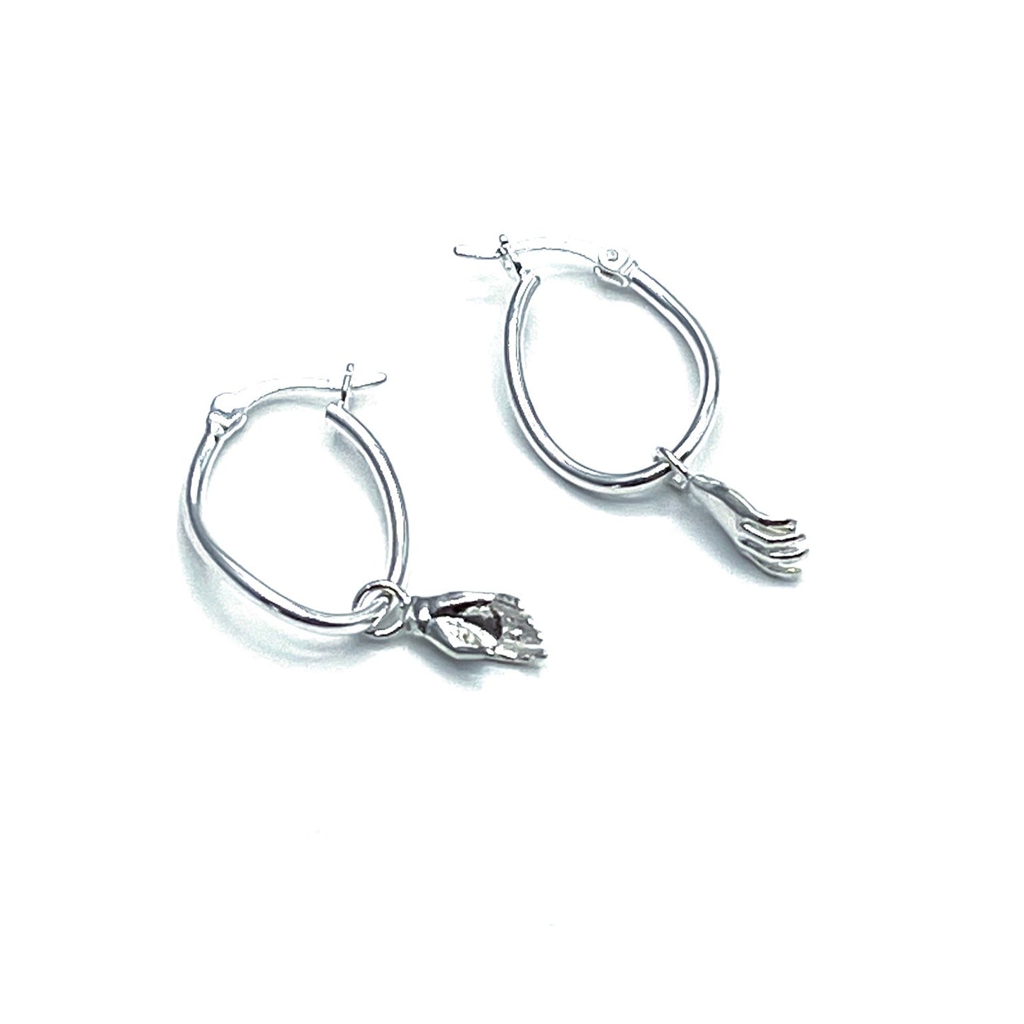 Petite hönd hoops