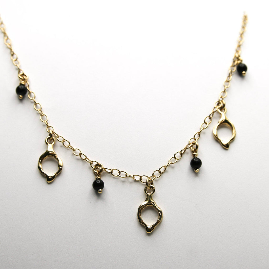 VAX/2 hálsmen með onyx steinum