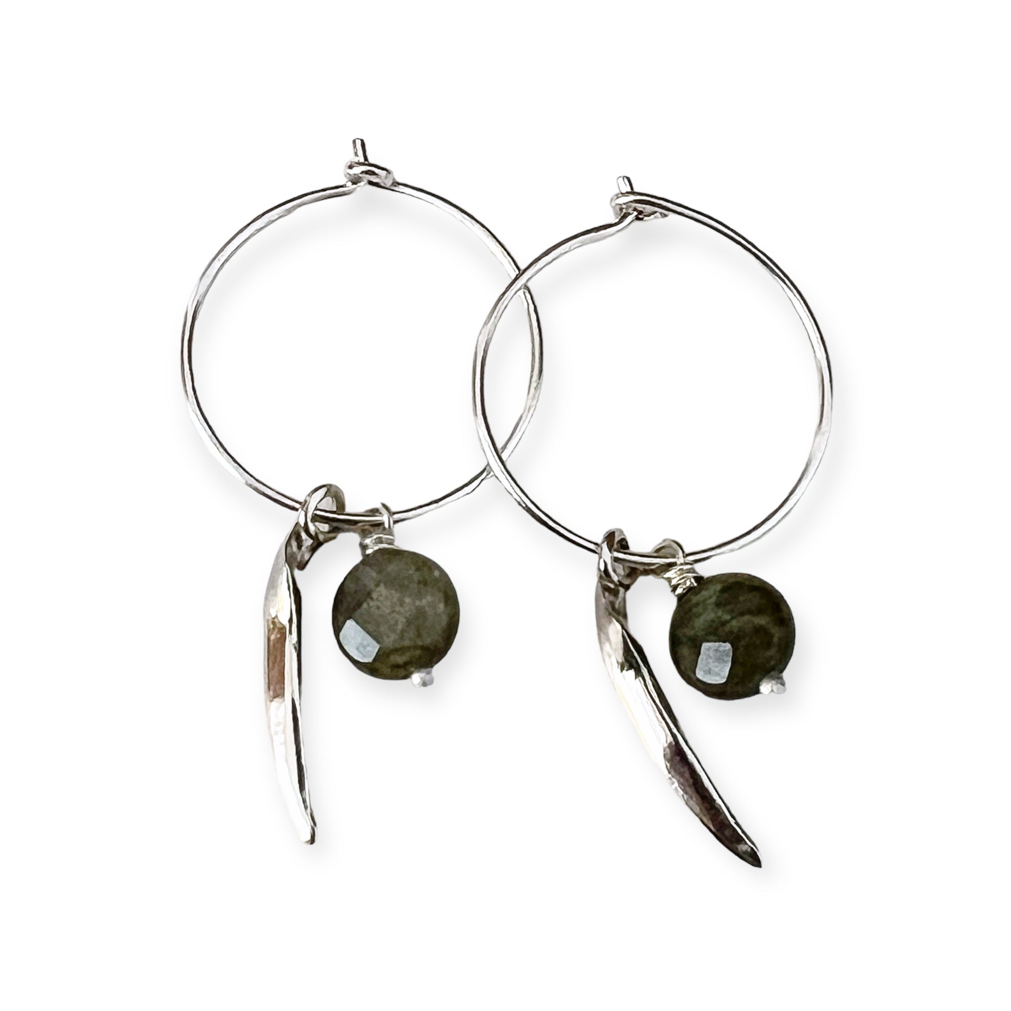 ÆR lokkar með labradorit