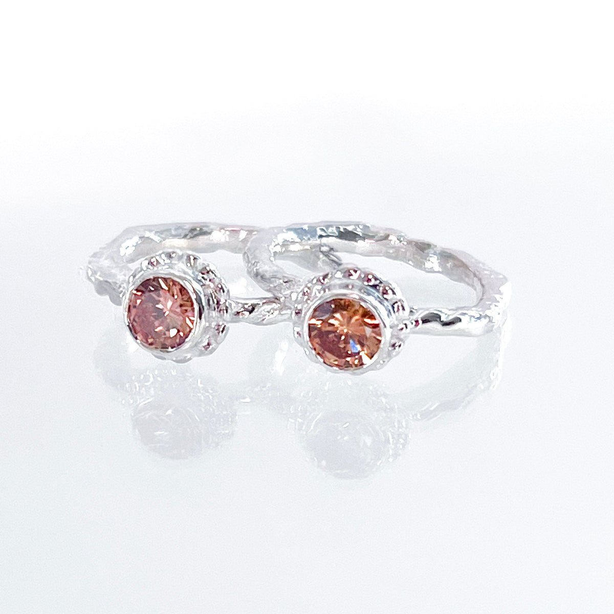 Silfurhringur með cubic zirkonium stein
