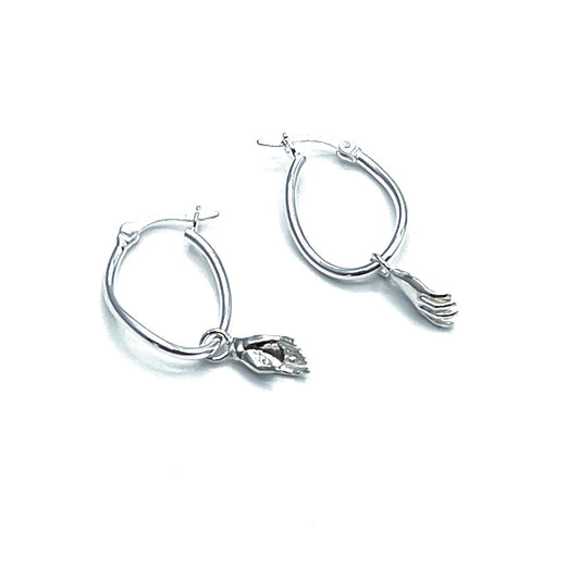 Petite hönd hoops