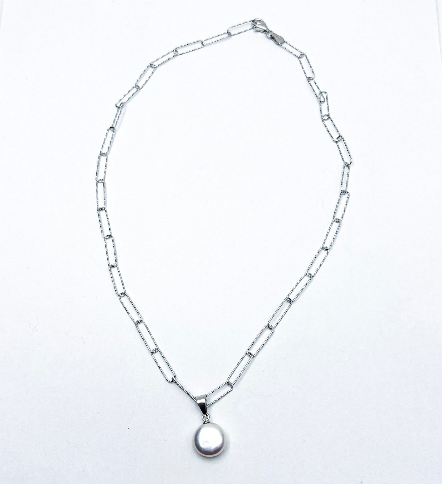 Link hálsmen með ferskvatnsperlu