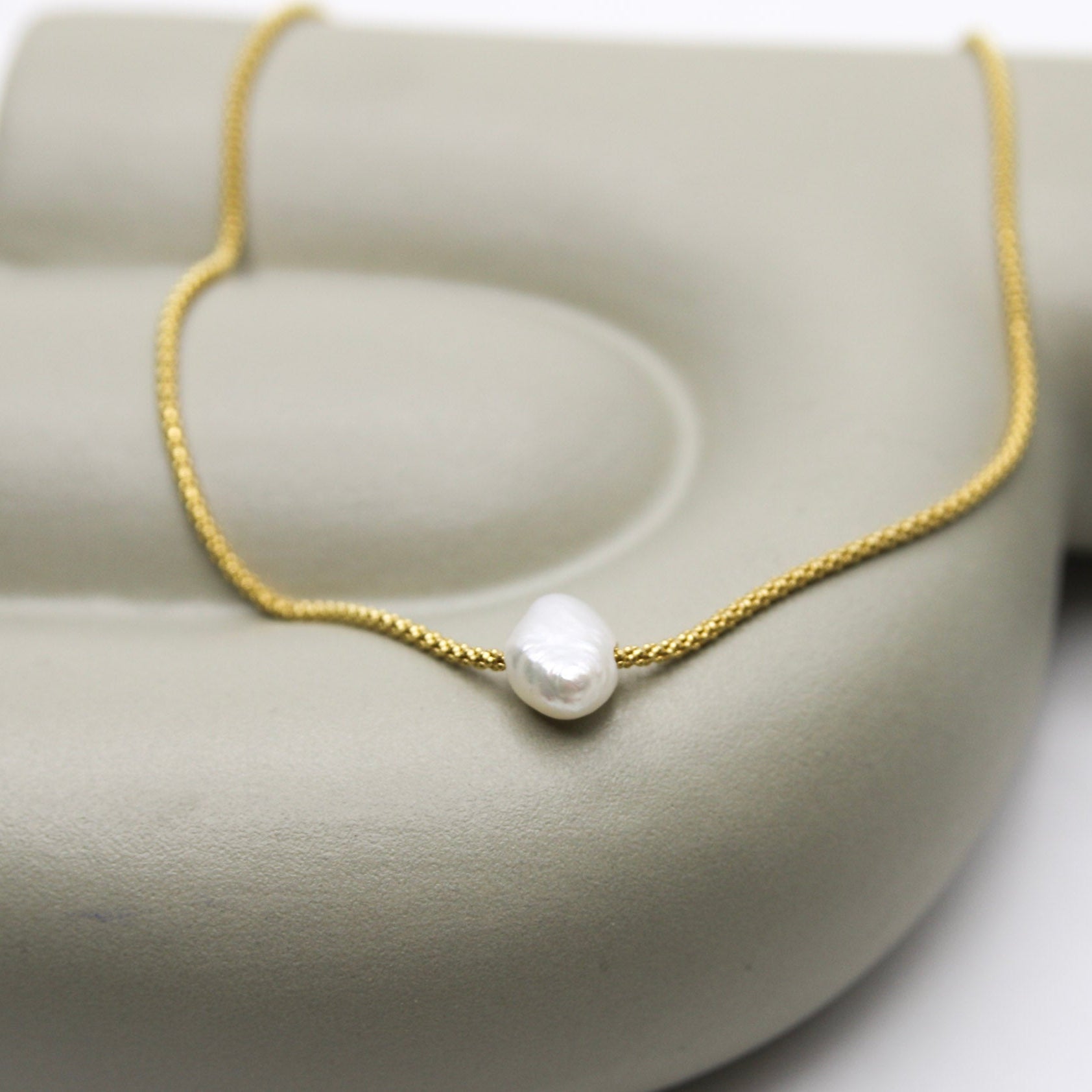 Gyllt popcorn keðja með ferskvatnsperlu